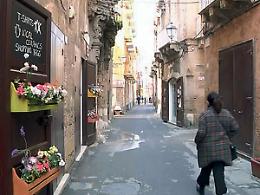 Súsə e sòttə pe Tàrdə Vècchiə:  di notte tra i vicoli dell'Isola