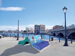 Taranto poetica con le panchine letterarie