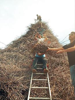 A Carosino la Festa della Primavera con la “fucarazza”