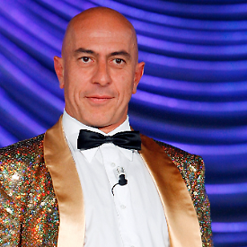 Roberto Ciufoli sbarca a Bari con i suoi "Tipi"