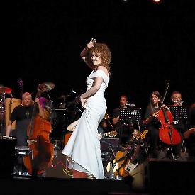 Fiorella Mannoia: doppia tappa pugliese per il suo tour live con orchestra
