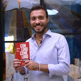 Il dramma dei migranti al "Ferraris": Gennaro Giudetti presenta il suo libro a Taranto