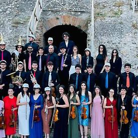 Concerto di Natale con l'Orchestra giovanile della Magna Grecia al Teatro Kursaal Santa Lucia di Bari