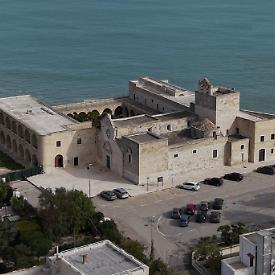 Trani, il Monastero si accende con "Day Time" tra elettronica e sapori locali