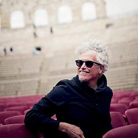 Il ritorno di Niccolò Fabi: a Bari un concerto intimo che celebra la bellezza dell’ascolto