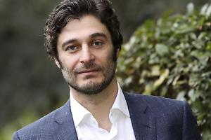 "Il commissario Ricciardi" vince ancora la serata su Rai1