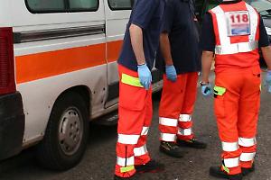 Una donna muore in mare nonostante i tentativi di rianimazione
