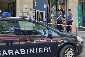 Assalto al bancomat nella notte, esplode lo sportello del Monte dei Paschi