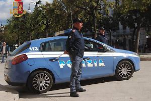 Controlli a tappeto della Polstrada: multe, patenti sequestrate e un’officina abusiva chiusa
