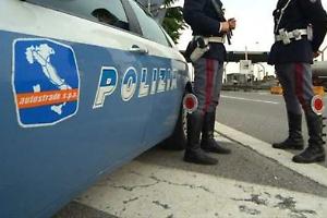 Girava in auto nel centro di Taranto, ma aveva la patente internazionale falsificata