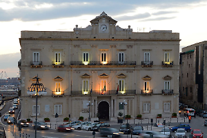 Protesta sotto il Palazzo di Città contro DRI e nave rigassificatrice