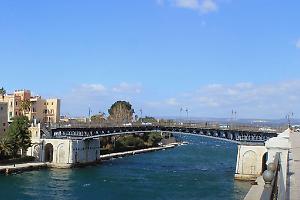 Manutenzione del ponte girevole: stop a traffico e pedoni