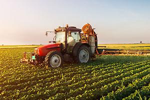 La Regione riapre i rubinetti del carburante agevolato per l'agricoltura