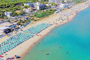 Pasquetta a mare: a Castellaneta Marina tra musica folk e il mito dell'Assassina