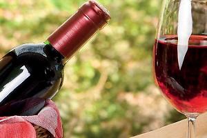 Festa del papà, in Puglia vincono vino e esperienze: boom dei regali da condividere