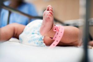 Coma irreversibile dopo il parto da 2 anni: aperta un’inchiesta. Otto medici indagati