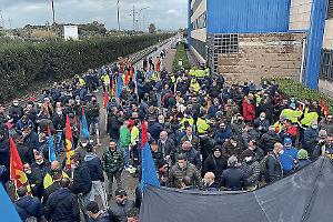 Acciaierie d’Italia chiede la proroga della Cigs: coinvolti oltre 3.800 lavoratori a Taranto