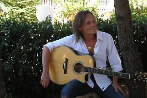 "Canti alla Luna": riparte la sfida per i talenti della canzone d’autore italiana