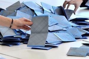 Elezioni, l'attività di liste e partiti