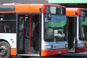 Travolto da un bus in manovra, muore dopo 12 ore di agonia