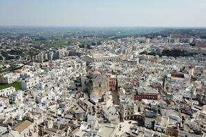 Martina Franca investe sul futuro: in arrivo un corso per lettori volontari "Nati per leggere"