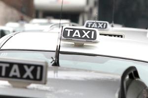 Taxi fuori regola, il Comune sospende una licenza per 30 giorni