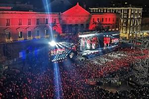 Capodanno in piazza: maxi piano traffico per il concerto Mediaset. Tutti i divieti e i percorsi