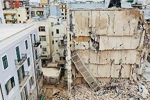 Palazzina di via Pinto, sei indagati per crollo colposo