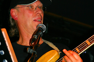 Richard Sinclair ospite della IV edizione di "Musica contro le guerre"