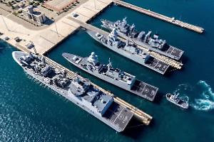 A Taranto il gioiello tecnologico della Marina Militare. Le foto