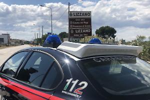 "Nonnina, fatti abbracciare", e le rubano la collana di oro