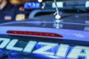 Inseguimento sulla superstrada: la Polizia intercetta un'auto rubata. Un arresto