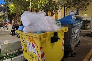 Rifiuti, più controlli e raccolta porta a porta per i locali