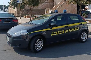 Tradito da un cartello "Affittasi": scatta la confisca a Torre Lapillo