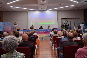 Donne anziane e violenza economica, il progetto regionale sull’emancipazione finanziaria