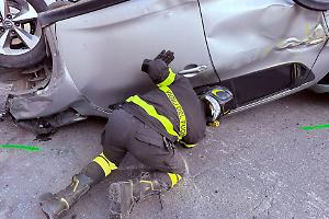 Carambola di auto, paura a Taranto