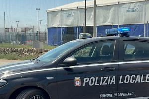 Incendio nelle campagne di Leporano, minacciato un centro sportivo e un parco fotovoltaico. Foto e Video