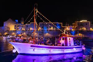 "Porto Rubino 2026": il viaggio tra musica e mare tocca tre porti