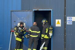 Incendio alla Irigom, continuano le operazioni di bonifica: attesa per i dati ambientali definitivi