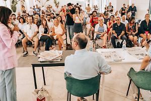 Si chiude la quinta edizione di “Lungomare di Libri”: la città trasformata in una grande libreria sul mare