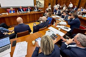 Il Governo apre al confronto unitario sull’ex Ilva: convocato un vertice nazionale il 28 novembre