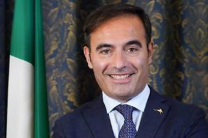 “Non abbiamo cambiato partito, stiamo costruendone uno nuovo e ripartiamo da Taranto