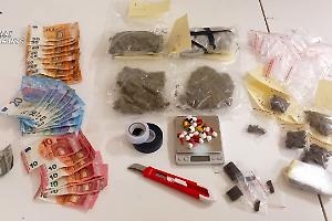Arrestato 26enne per droga: in casa trovati marijuana e hashish