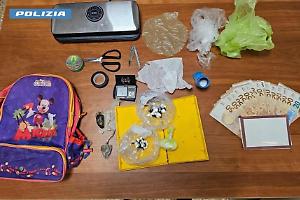 Operazione antidroga nella 167/B: arrestato pusher con 53 grammi di cocaina