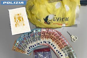 Una 43enne arrestata per spaccio: la cocaina nascosta in casa. Trovata la lista dei clienti