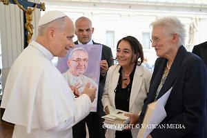 Da Martina Franca il quadro raffigurante Giovanni Paolo I donato a papa Leone