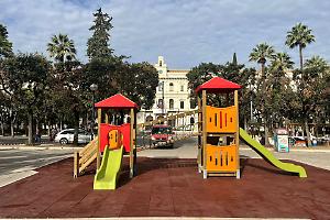 Inaugurata la nuova area giochi di piazza Umberto. Le foto