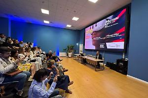 Scuola e impresa insieme: al centro il futuro digitale con fondi Pnrr e nuove tecnologie. Le foto