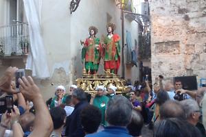 L'attesa dei tarantini per la festa dei Santi Medici