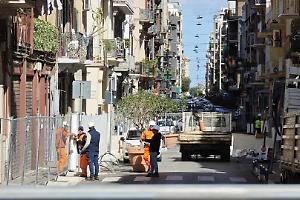 Al via il cantiere di via Manzoni: la storica strada del Libertà diventa viale alberato. Le foto